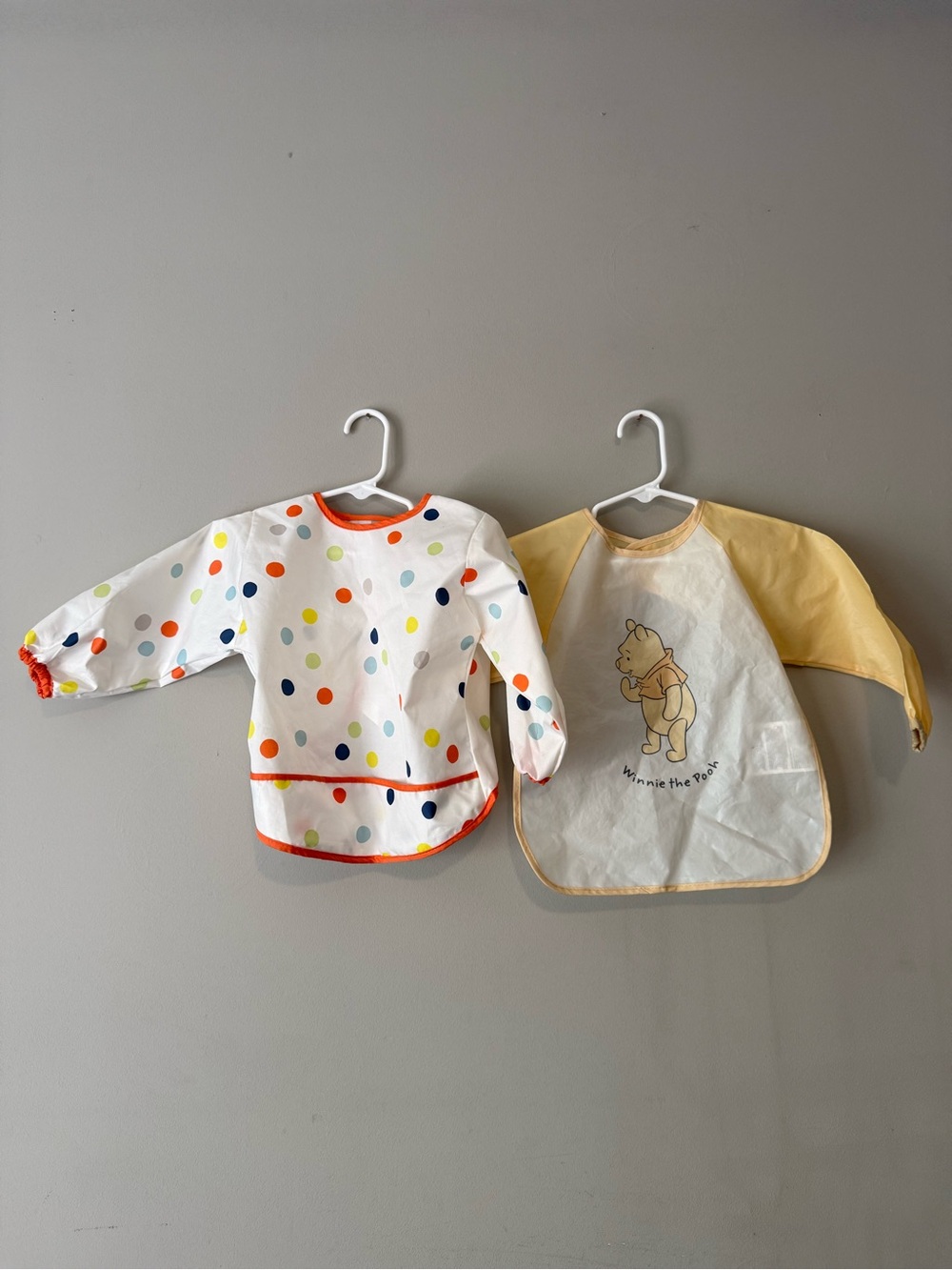 2-Piece Long Sleeve Bib Set - Polka Dot & Winnie the Pooh